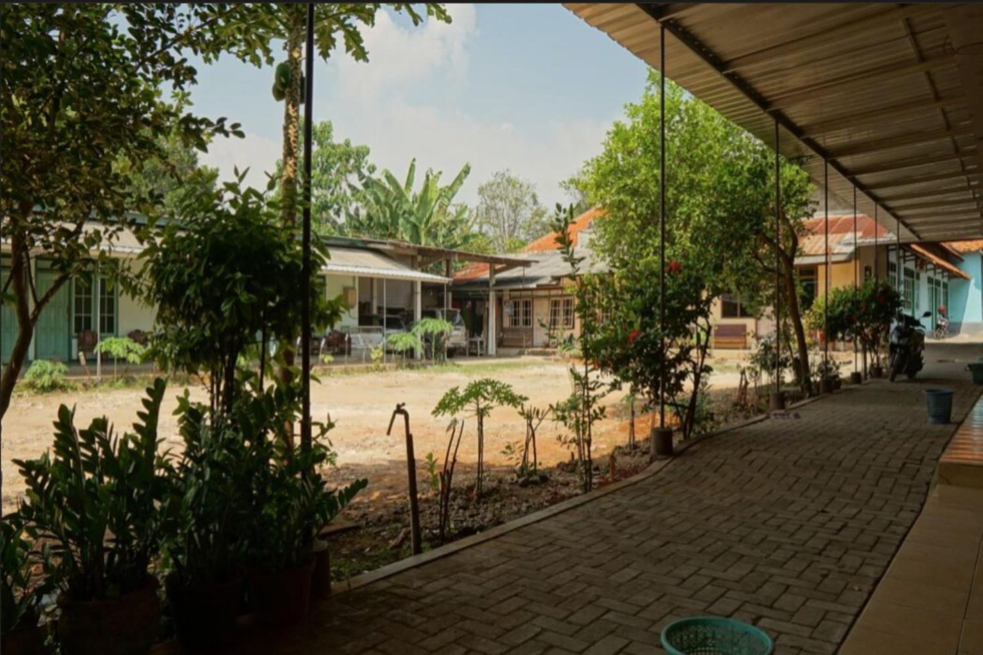 Spot On 93611 Kost Pak Suyatno Syariah 2 Hotel Ponorogo Kültér fotó
