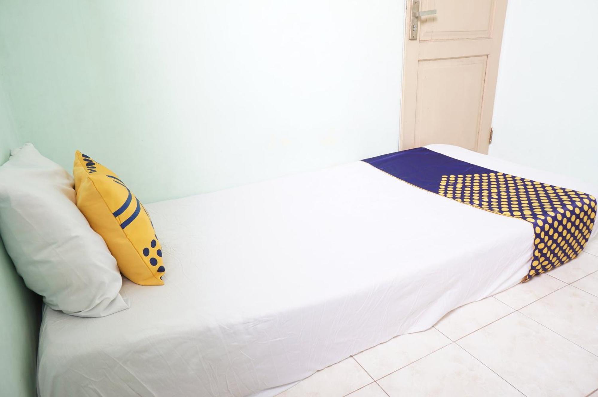 Spot On 93611 Kost Pak Suyatno Syariah 2 Hotel Ponorogo Kültér fotó