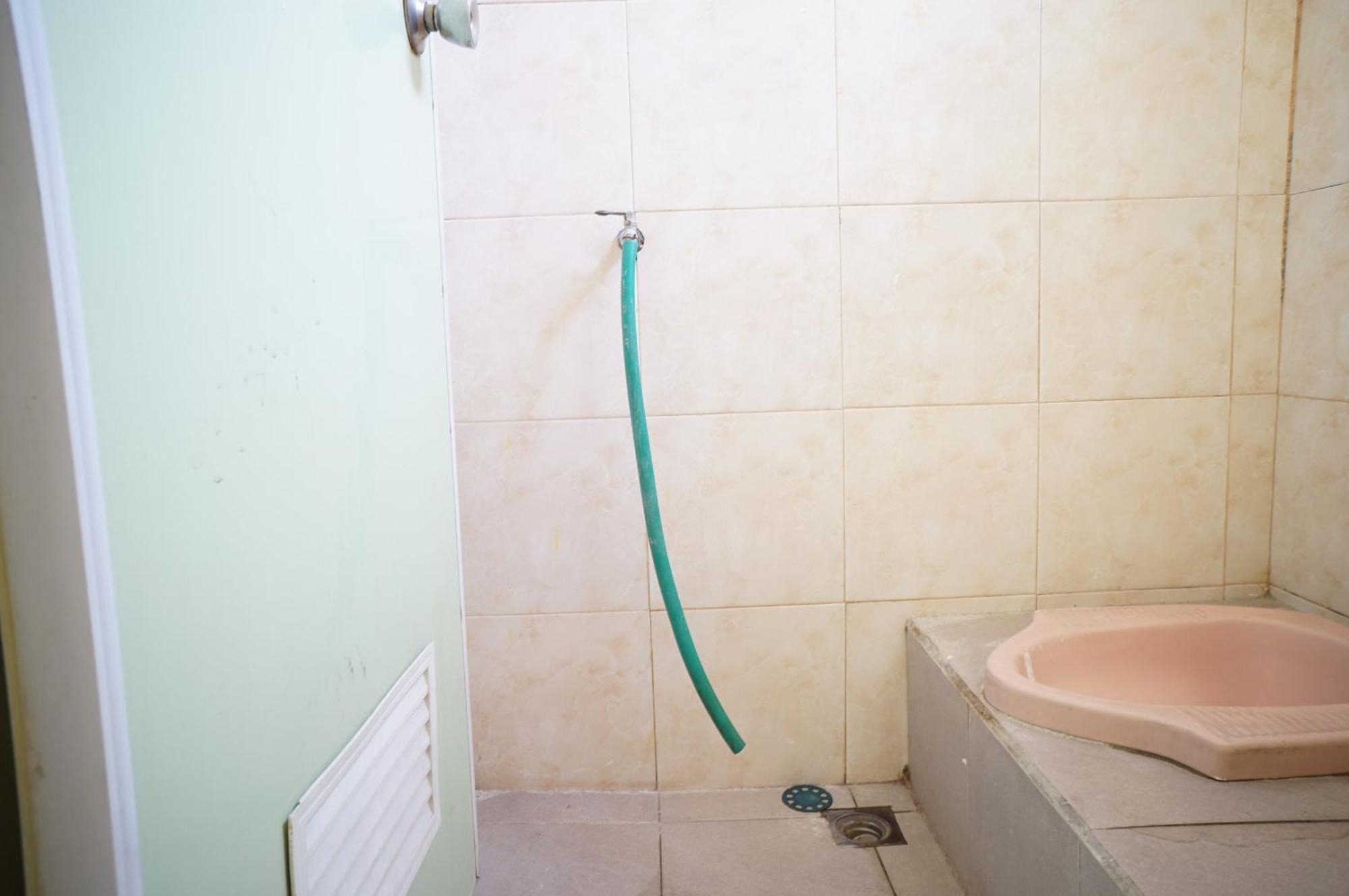 Spot On 93611 Kost Pak Suyatno Syariah 2 Hotel Ponorogo Kültér fotó