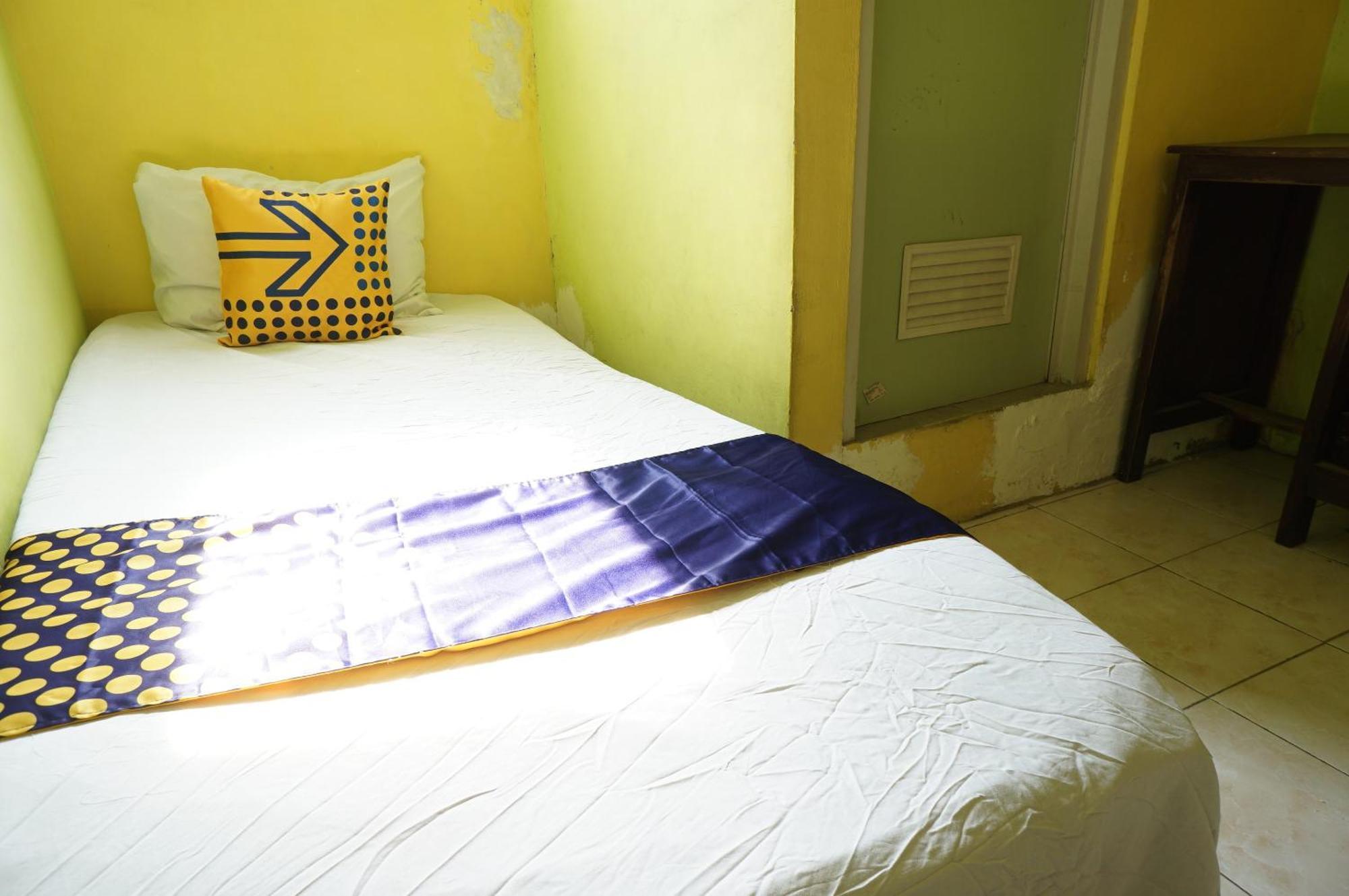 Spot On 93611 Kost Pak Suyatno Syariah 2 Hotel Ponorogo Kültér fotó