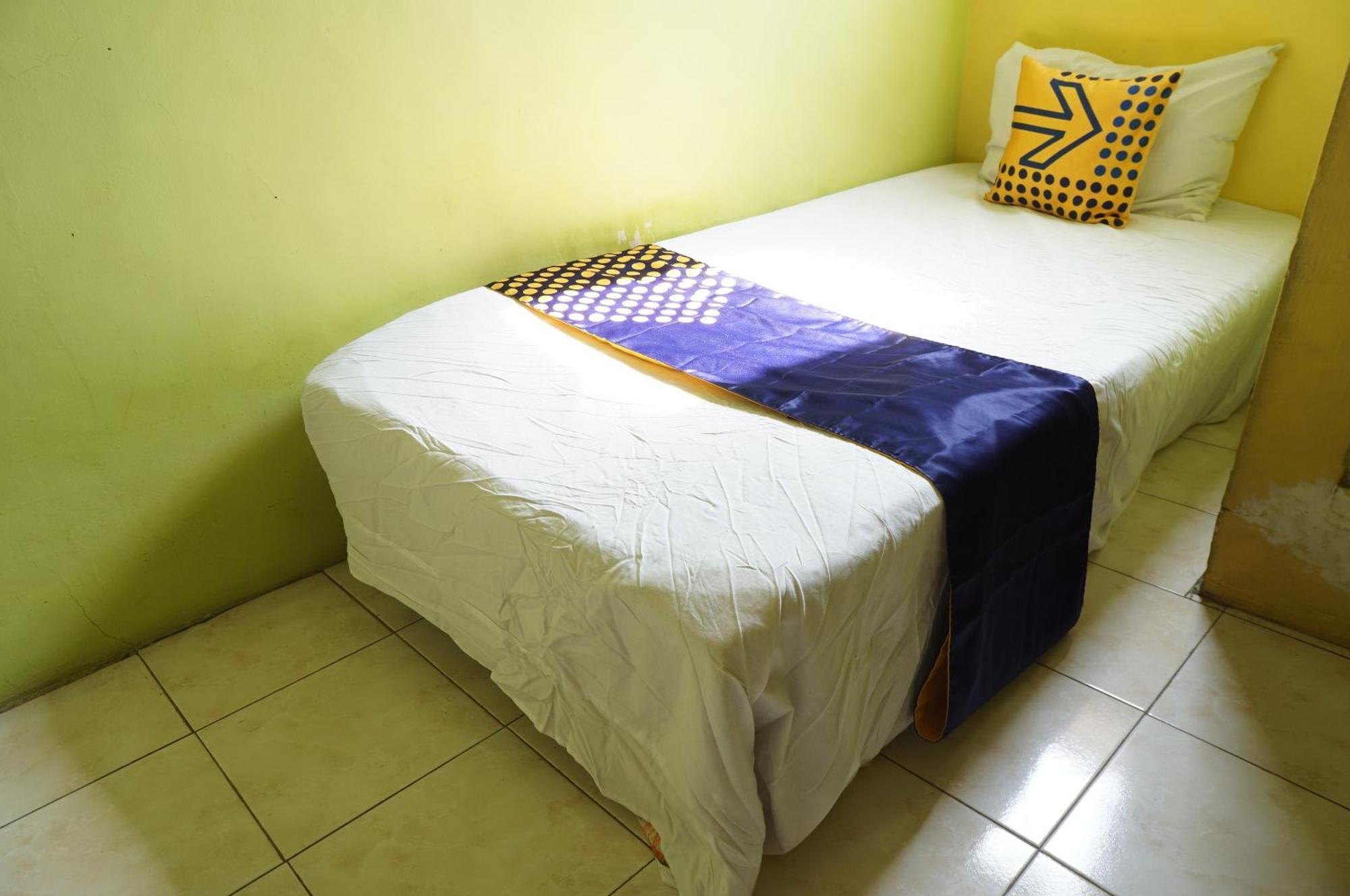 Spot On 93611 Kost Pak Suyatno Syariah 2 Hotel Ponorogo Kültér fotó